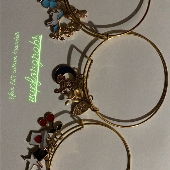 Bracelets - Picture 3 of 6